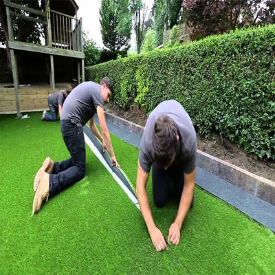 SPU/SBR Coating Custom Outdoor Landscape Garden Decoration รอลล์หญ้าเทียม