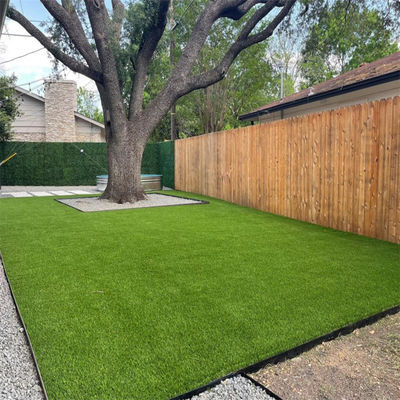 SPU/SBR Coating Custom Outdoor Landscape Garden Decoration รอลล์หญ้าเทียม