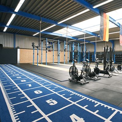 SPU ทนทาน ผิวเคลือบ ฟิตเนสฝึกอบรม กีฬา กีฬาเทียมหญ้า Mat สําหรับกีฬา floor sled track