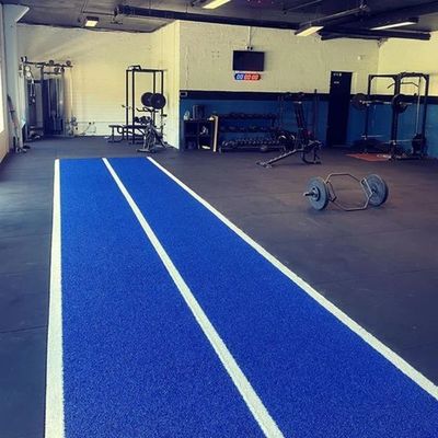 SPU ทนทาน ผิวเคลือบ ฟิตเนสฝึกอบรม กีฬา กีฬาเทียมหญ้า Mat สําหรับกีฬา floor sled track