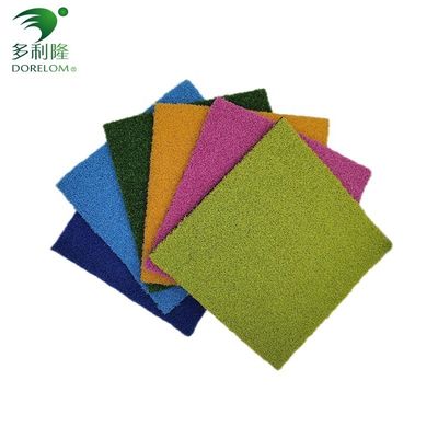 10-15 มิลลิเมตร ความสูงของค้อน ผืนหญ้าเทียมสีเขียวสําหรับพื้นฟิตเนสจากผู้ผลิต