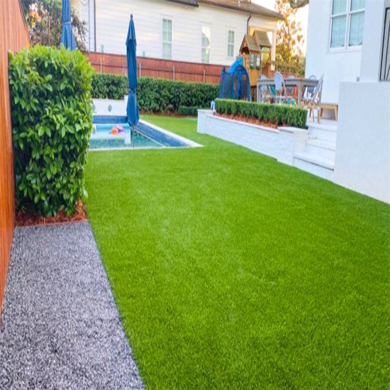 SPU/SBR Coating Custom Outdoor Landscape Garden Decoration รอลล์หญ้าเทียม